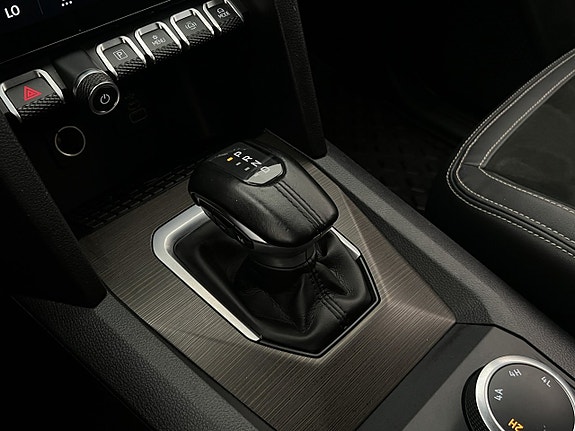 Volkswagen Amarok 27 of 30