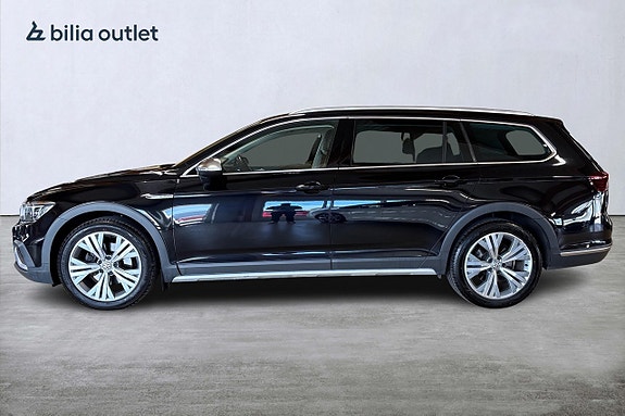 Volkswagen Passat Alltrack 9 of 24
