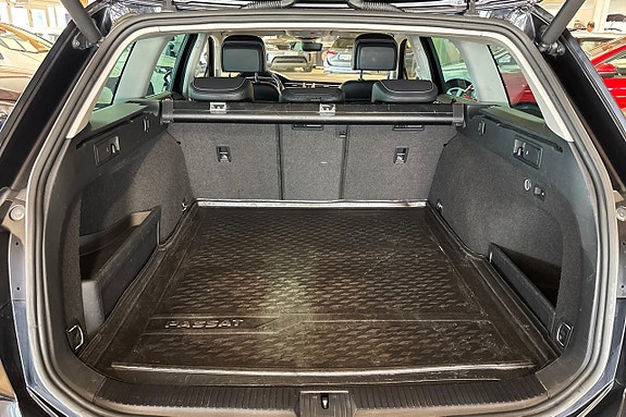Volkswagen Passat Alltrack 20 of 24