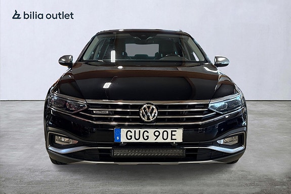 Volkswagen Passat Alltrack 3 of 24