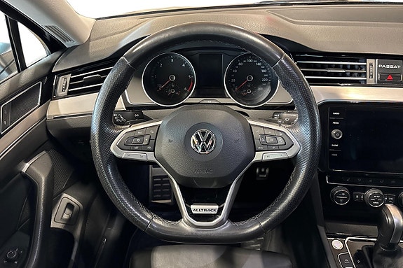 Volkswagen Passat Alltrack 13 of 24