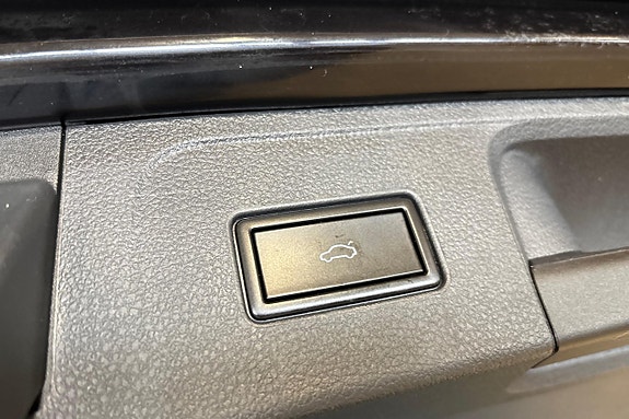 Volkswagen Passat Alltrack 22 of 24