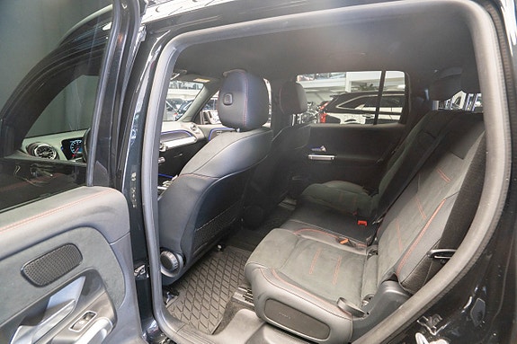 Mercedes-Benz EQB300 17 of 25
