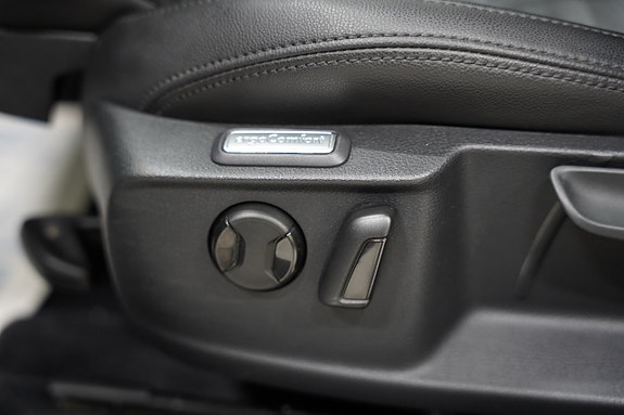 Volkswagen Passat 7 of 25