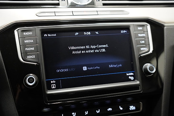 Volkswagen Passat 17 of 25