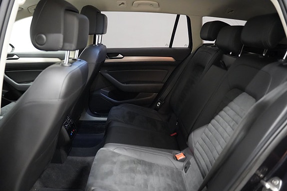 Volkswagen Passat 20 of 25