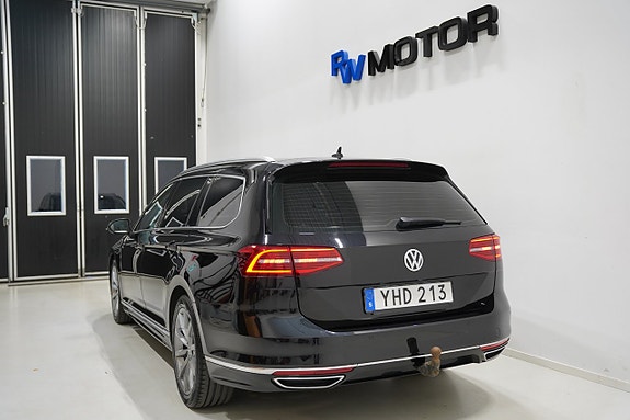 Volkswagen Passat 4 of 25