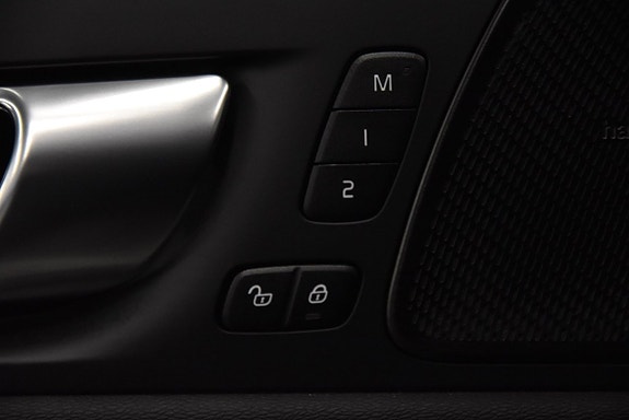 Volvo XC60 18 of 30