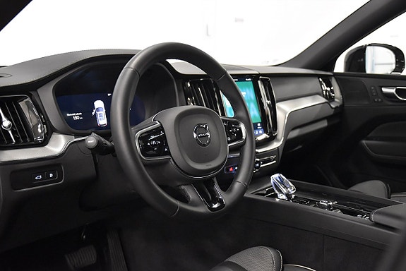 Volvo XC60 9 of 30
