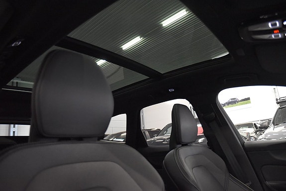 Volvo XC60 13 of 30