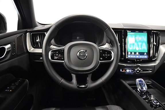 Volvo XC60 2 of 30