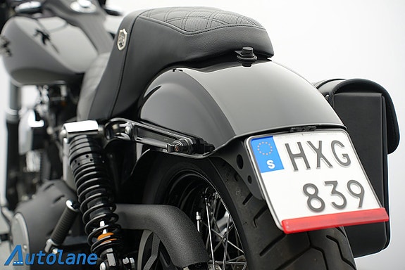 Harley-Davidson Dyna Street Bob FXDB* Vance & Hines 16 of 28