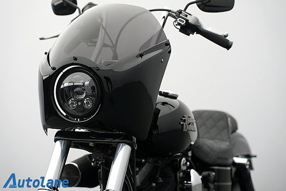 Harley-Davidson Dyna Street Bob FXDB* Vance & Hines 26 of 28