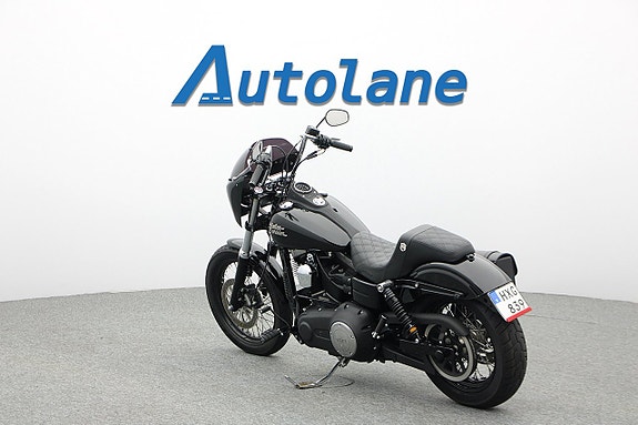 Harley-Davidson Dyna Street Bob FXDB* Vance & Hines 3 of 28