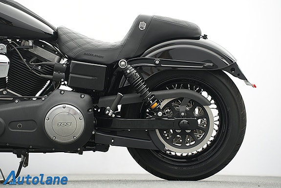 Harley-Davidson Dyna Street Bob FXDB* Vance & Hines 15 of 28
