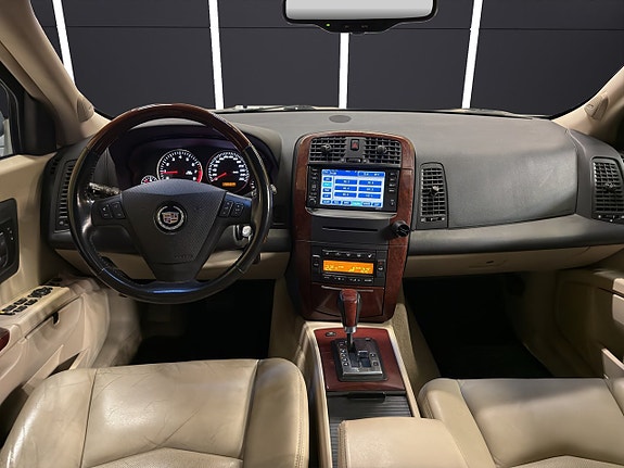 Cadillac SRX 28 of 28