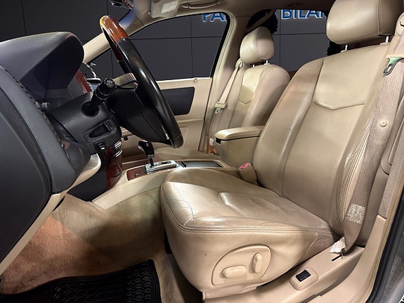 Cadillac SRX 16 of 28