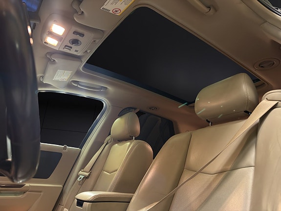 Cadillac SRX 27 of 28