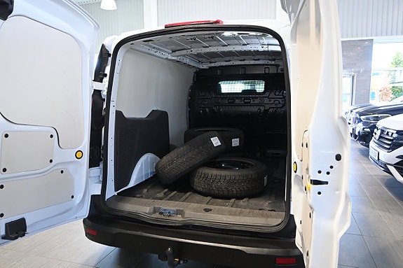 Ford Transit Connect 12 of 17