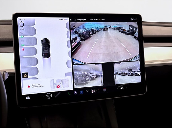 Tesla Model Y 16 of 18