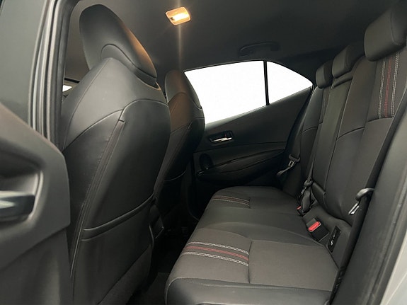 Toyota Corolla 21 of 28
