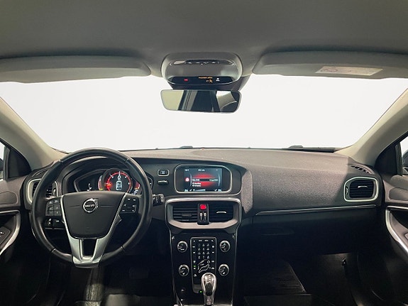 Volvo V40 9 of 18