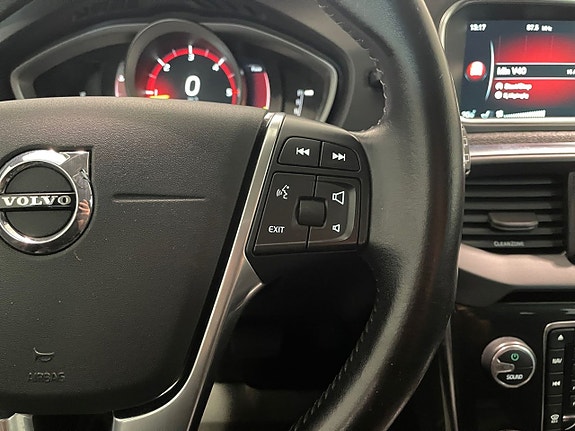 Volvo V40 17 of 18