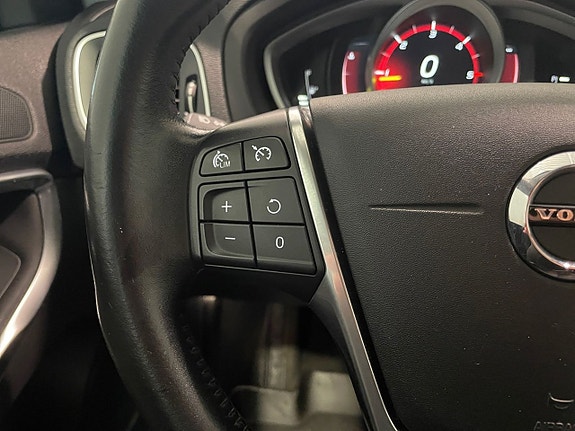 Volvo V40 16 of 18