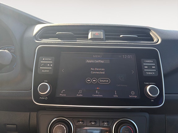 Nissan Leaf 13 of 16