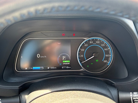 Nissan Leaf 14 of 16