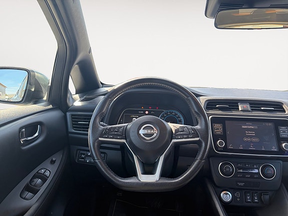 Nissan Leaf 11 of 16