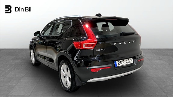 Volvo XC40 3 of 12