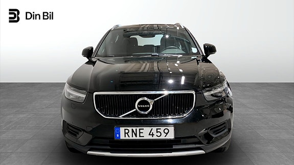 Volvo XC40 4 of 12