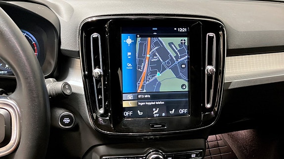 Volvo XC40 9 of 12