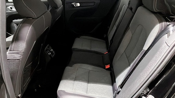 Volvo XC40 11 of 12