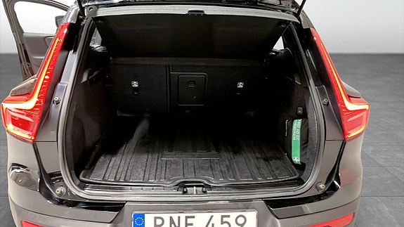 Volvo XC40 12 of 12