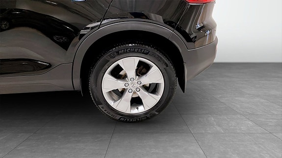 Volvo XC40 6 of 12