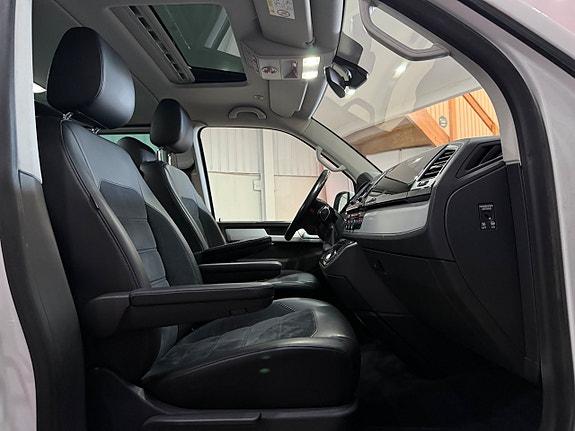 Volkswagen Multivan 24 of 28