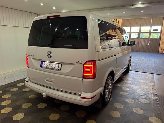 Volkswagen Multivan 4 of 28