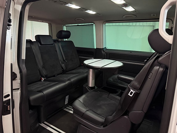 Volkswagen Multivan 21 of 28