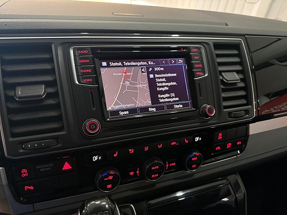 Volkswagen Multivan 12 of 28