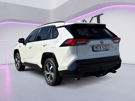 Toyota RAV4 4 of 19