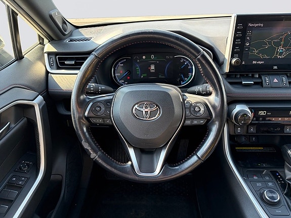 Toyota RAV4 11 of 19