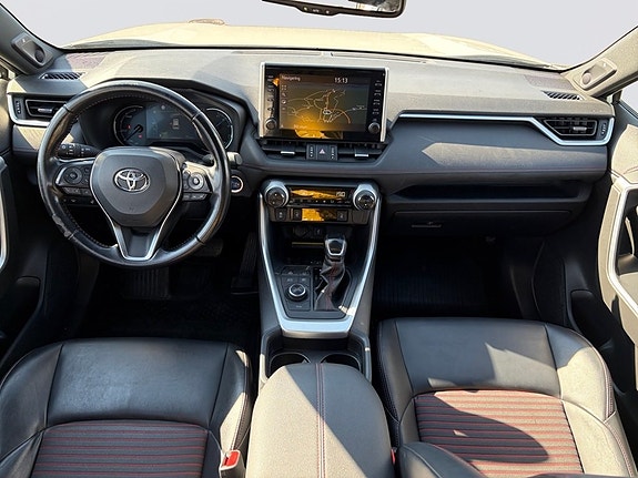 Toyota RAV4 10 of 19