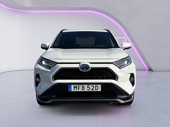 Toyota RAV4 6 of 19