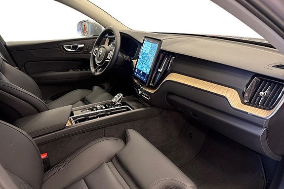 Volvo XC60 7 of 22