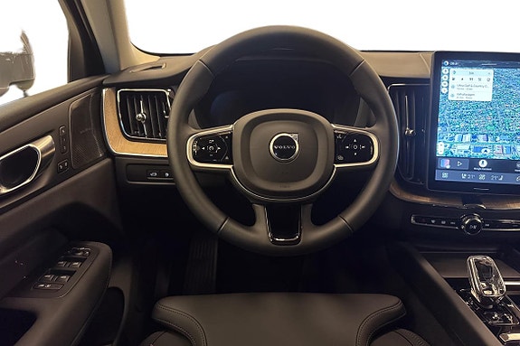 Volvo XC60 11 of 22