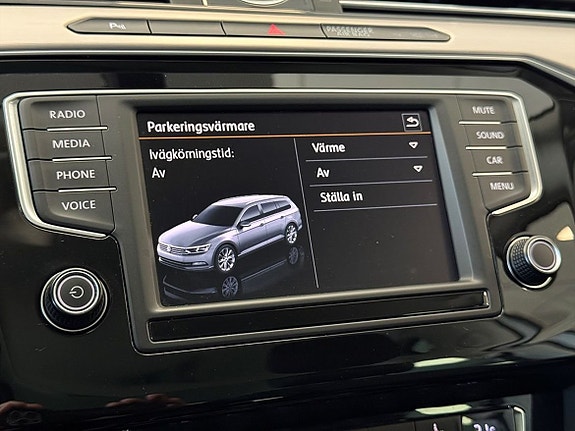 Volkswagen Passat 20 of 25