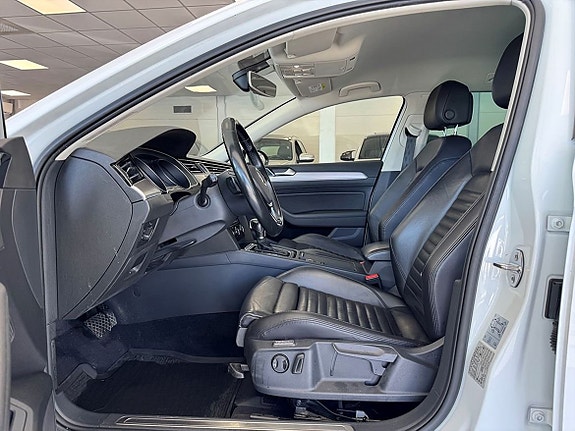 Volkswagen Passat 8 of 25