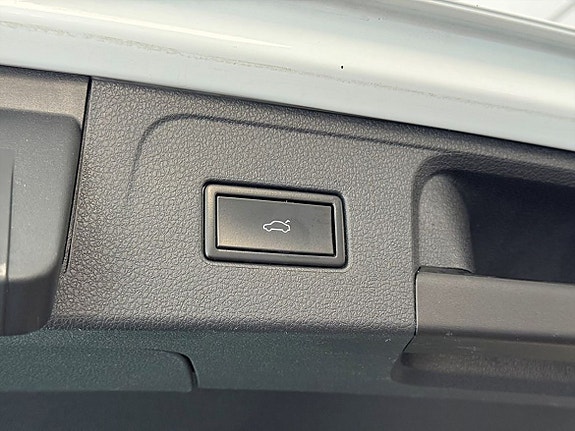 Volkswagen Passat 21 of 25